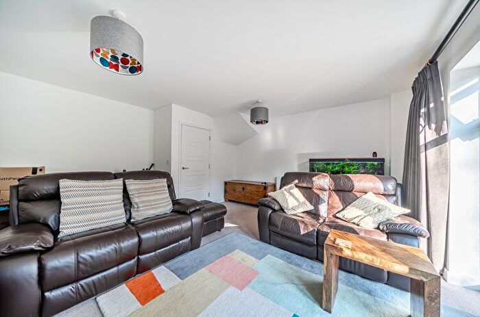 3 Bedroom Semi Detached House For Sale In Haffenden Avenue, Sittingbourne, Kent, ME10