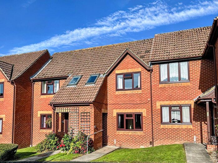 2 Bedroom Apartment For Sale In The Acorns - Retirement Apartment For Over 's - No Chain, HP11