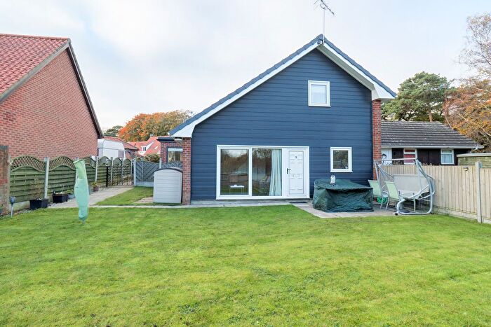 2 Bedroom Semi-Detached House For Sale In Lakeside, Primrose Valley, YO14