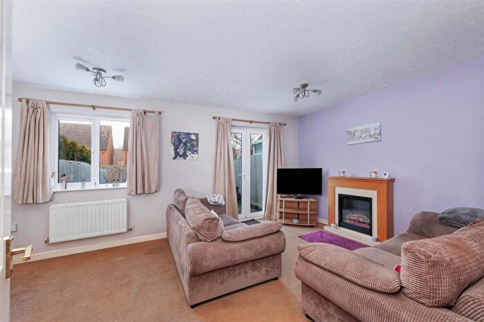 3 Bedroom Terraced House For Sale In Anderson Drive, Whitnash, Leamington Spa, CV31
