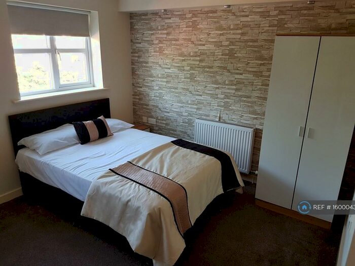 Studio To Rent In Kimberworth Road, Rotherham, S61