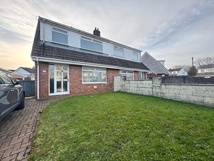 3 Bedroom Semi-Detached House For Sale In Teglan Park, Tycroes, Ammanford, Carmarthenshire, SA18