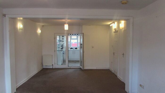 4 Bedroom Semi-Detached House To Rent In Boxtree Lane, Harrow HA3