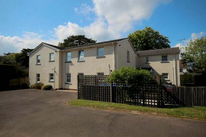 2 Bedroom Flat To Rent In Osterley House, Horsham, RH13