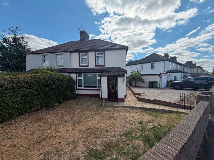 3 Bedroom Semi Detached House For Sale In Cedar Road, Dartford, DA1
