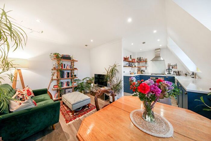 1 Bedroom Flat To Rent In Harrow Road, Maida Hill, London, W9