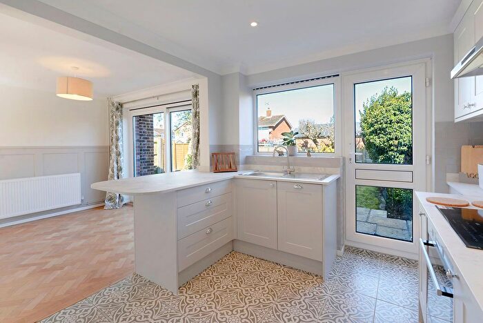 4 Bedroom Semi-detached House For Sale In Oaklea Road, Paddock Wood, TN12