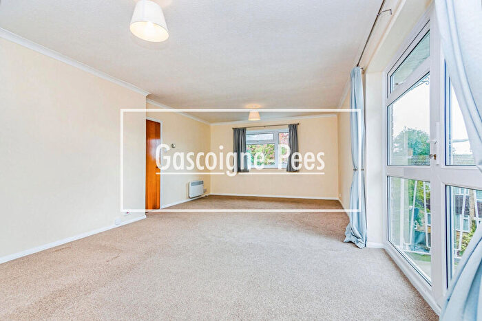 2 Bedroom Flat To Rent In Tadley, RG26