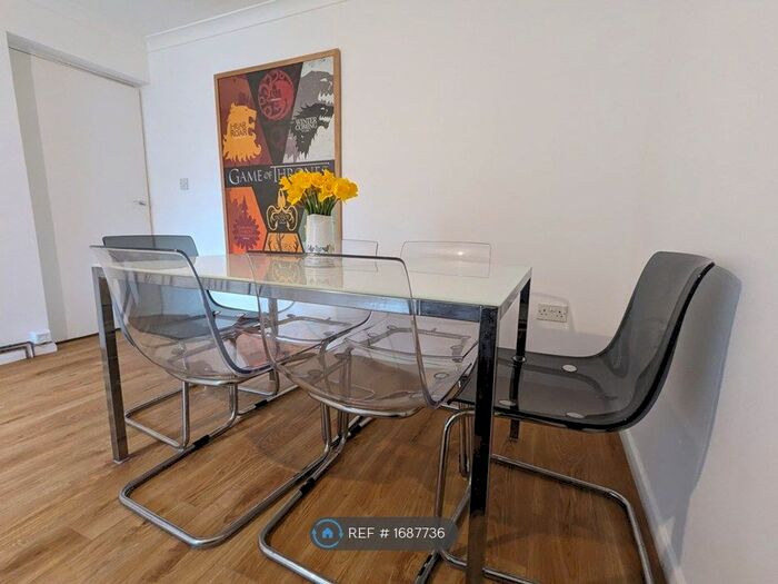 1 Bedroom Flat To Rent In West Lee, Cardiff, CF11