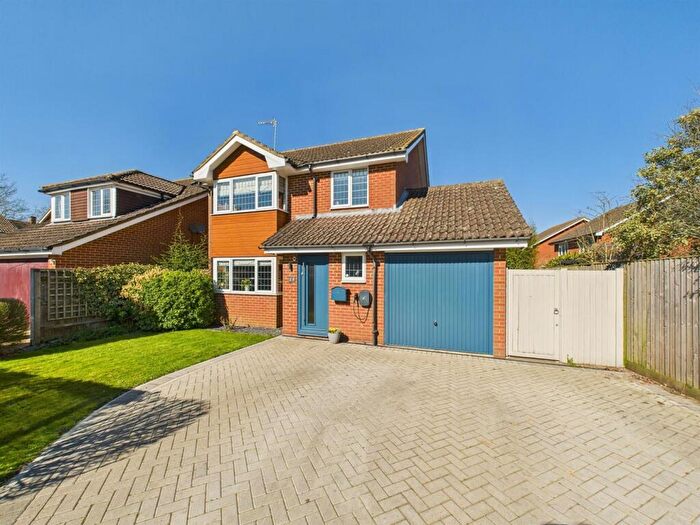 4 Bedroom Detached House For Sale In The Spiert, Stone, Aylesbury, HP17