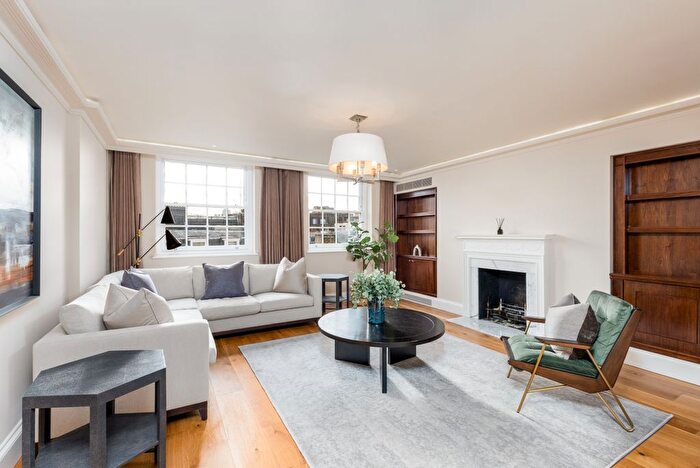 2 Bedroom Flat To Rent In Curzon Street, Mayfair, London, Hq, United Kingdom, W1J