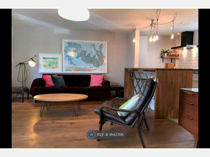 3 Bedroom Flat To Rent In Stonhouse Street, London, SW4