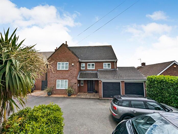 6 Bedroom Detached House For Sale In Corby Road, Weldon, Corby, NN17