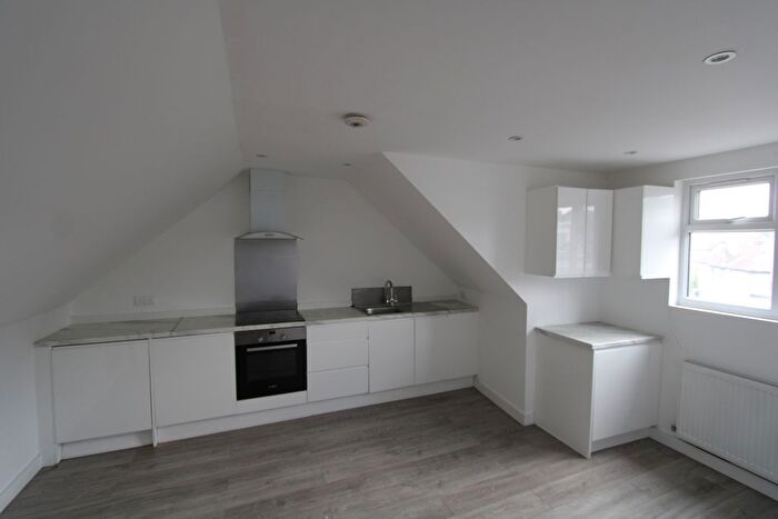 Studio To Rent In Watford Way, London, NW4