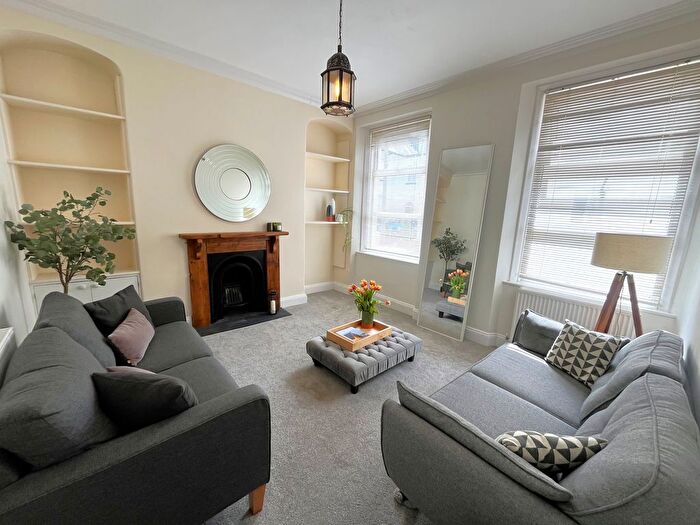 2 Bedroom Flat To Rent In Friars Walk, Exeter, EX2
