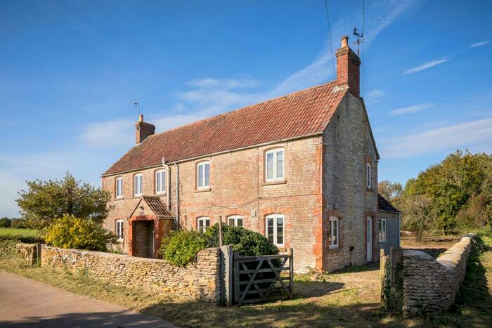 Detached House For Sale In Tetbury, GL8