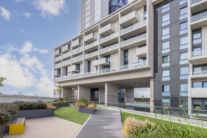 3 Bedroom Flat To Rent In City North Place, London, N4