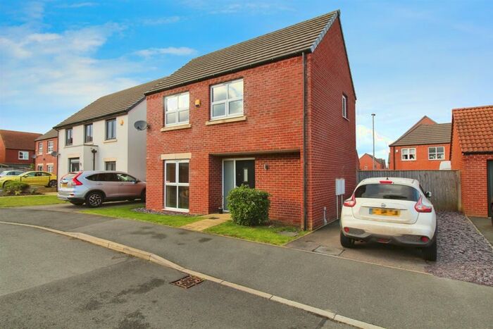 2 Bedroom Detached House For Sale In Wheatsheaf Way, Clowne, Chesterfield, S43