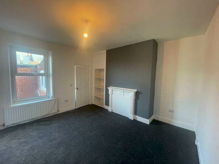 3 Bedroom Flat To Rent In York Street, Gateshead, NE10