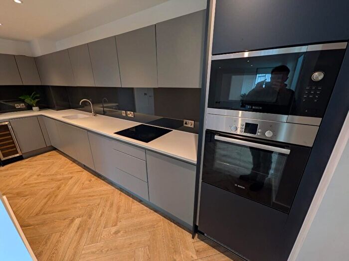 3 Bedroom Flat To Rent In Anaconda Cut, Greengate, M3