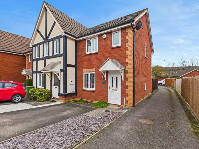 2 Bedroom End Of Terrace House For Sale In Dryland Mews, Hucclecote, Gloucester, GL3