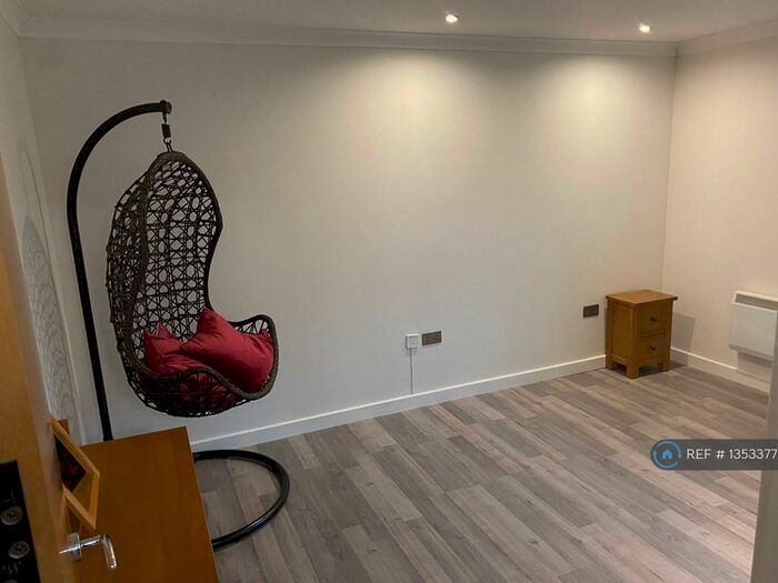 2 Bedroom Flat To Rent In Hatherley Mews, Cheltenham, GL51