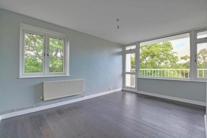 2 Bedroom Flat To Rent In Casterbridge Road, London, SE3