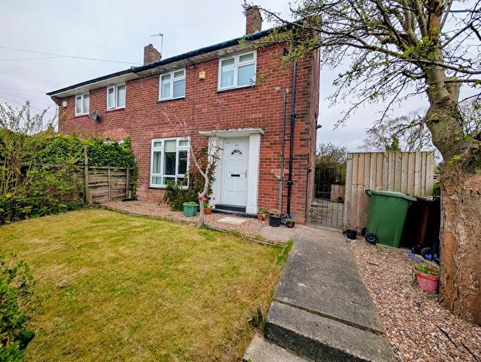 2 Bedroom Semi-Detached House For Sale In Swarcliffe Avenue, Leeds, LS14