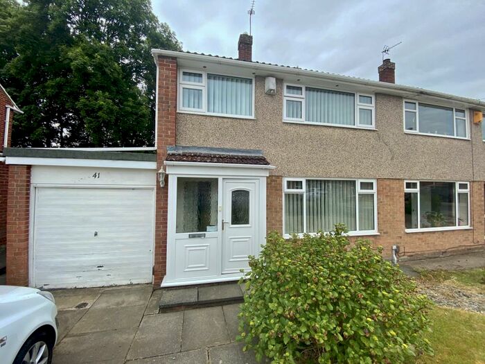 3 Bedroom Semi-Detached House To Rent In Carlbury Crescent - Darlington, DL3