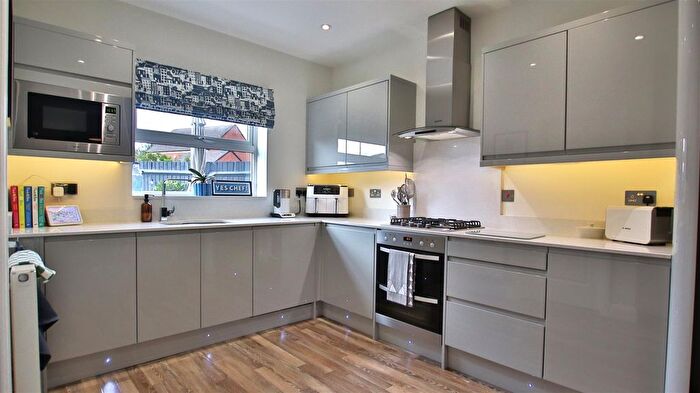 5 Bedroom Detached House For Sale In Melrose Walk, Tewkesbury, GL20