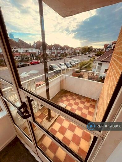 2 Bedroom Flat To Rent In Princes Avenue, Hove, BN3