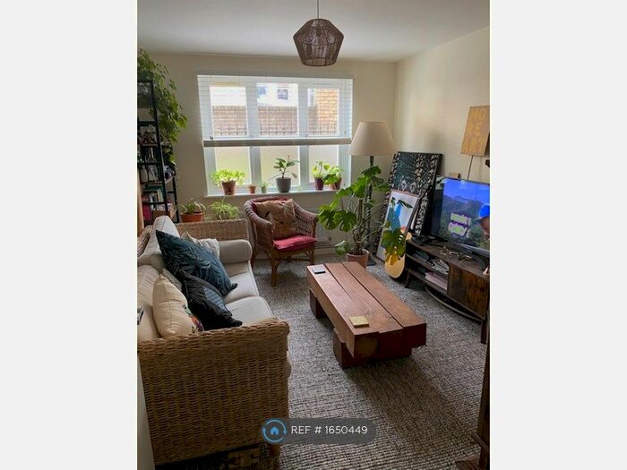 1 Bedroom Flat To Rent In Darnley Road, London, E9