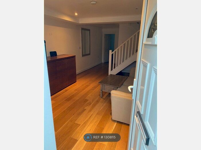 2 Bedroom Terraced House To Rent In Ealing Road, Brentford TW8