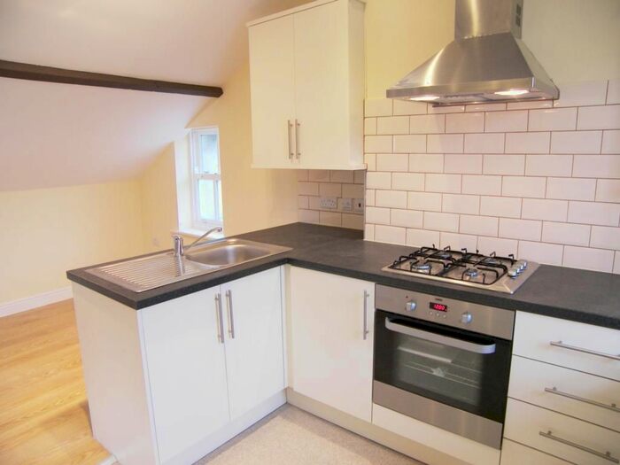 2 Bedroom Flat To Rent In Town Street, Horsforth, Leeds, LS18