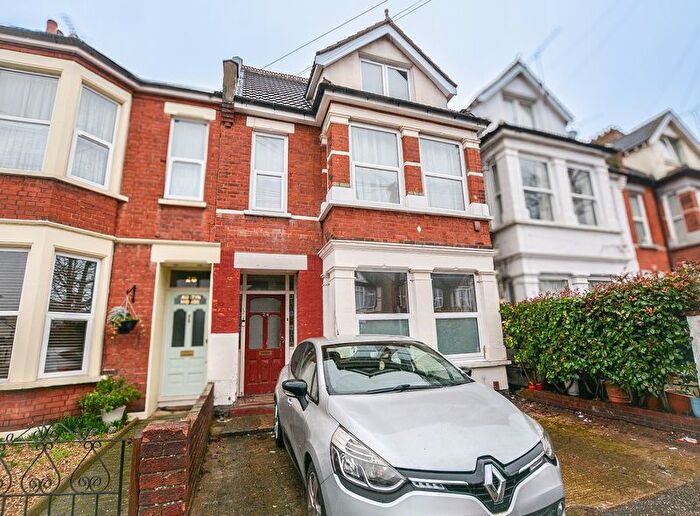 2 Bedroom Flat To Rent In Christchurch Road, Southend-On-Sea, SS2