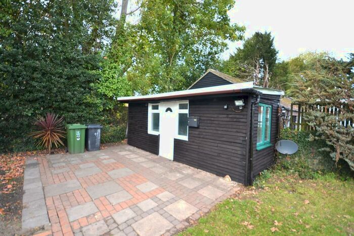 2 Bedroom Flat To Rent In Wickham Road, Curdridge, Southampton, SO32