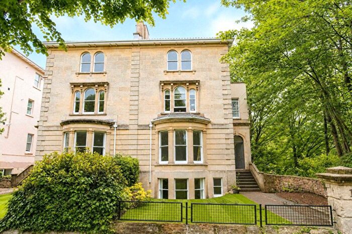 2 Bedroom Flat For Sale In Chertsey Road, Bristol, BS6