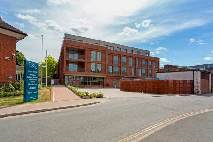 1 Bedroom Flat To Rent In Oddfellows Road Newbury, RG14