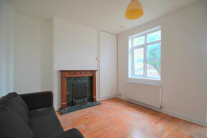 3 Bedroom Flat To Rent In Northview Crescent, London, NW10