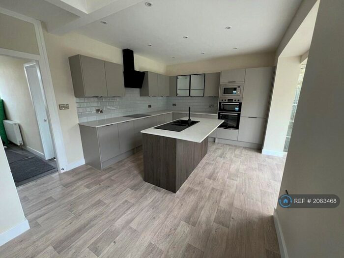 3 Bedroom Semi-Detached House To Rent In Crosland Road, Oakes, Huddersfield, HD3