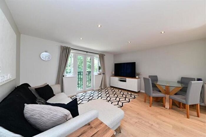 2 Bedroom Apartment To Rent In Merrick Close, SG1