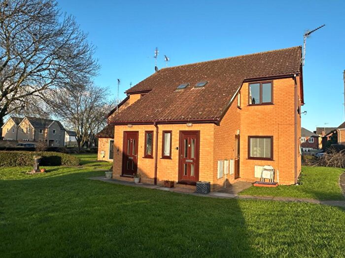 1 Bedroom Flat To Rent In Station Garden, Ramsey, PE26