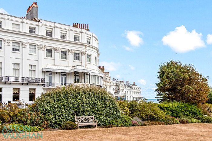2 Bedroom Flat For Sale In Lewes Crescent, Brighton, East Sussex, BN2