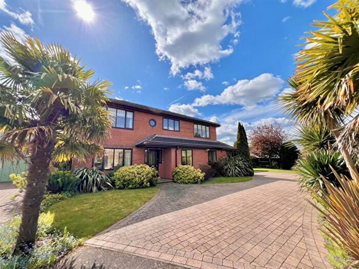4 Bedroom Detached House For Sale In Gatcombe Close, Radcliffe-On-Trent, Nottingham, NG12