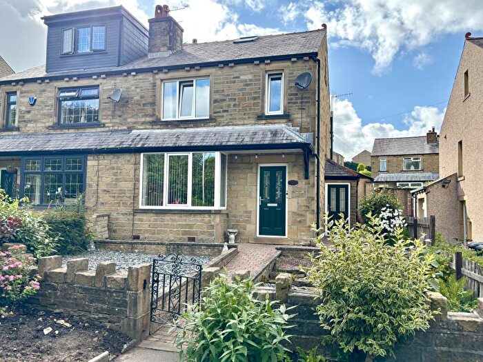 3 Bedroom Semi-Detached House For Sale In Oakworth Road, Keighley, BD22