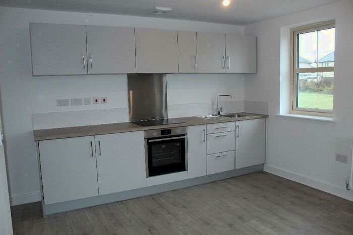 2 Bedroom Town House To Rent In Barden Lane, Leeds, West Yorkshire, LS14