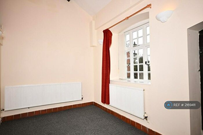 Studio To Rent In Oakenholt Ln., Mold, CH7