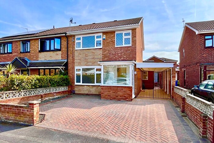 3 Bedroom Semi-Detached House For Sale In Kingfisher Court, Rossington, Doncaster, DN11