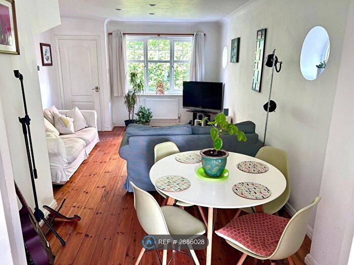 2 Bedroom End Of Terrace House To Rent In St Annes Close, Bristol, BS5