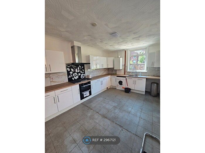 3 Bedroom Terraced House To Rent In Albany Road, Doncaster, DN4